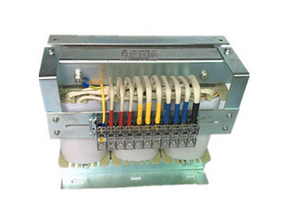 選購三相隔離變壓器要看哪幾個方面？