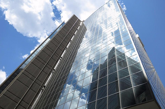 高空維修選蜘蛛車(chē)還是吊籃？5種場(chǎng)景匹配關(guān)鍵需求